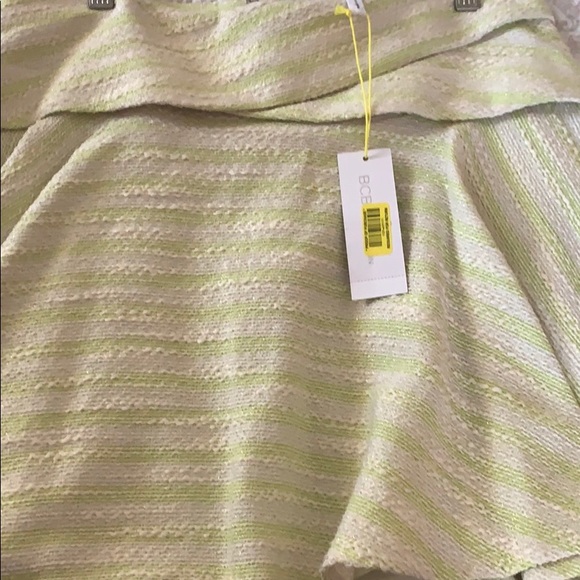 BNWT BCBG generation skirt in lime comb color - Picture 3 of 8